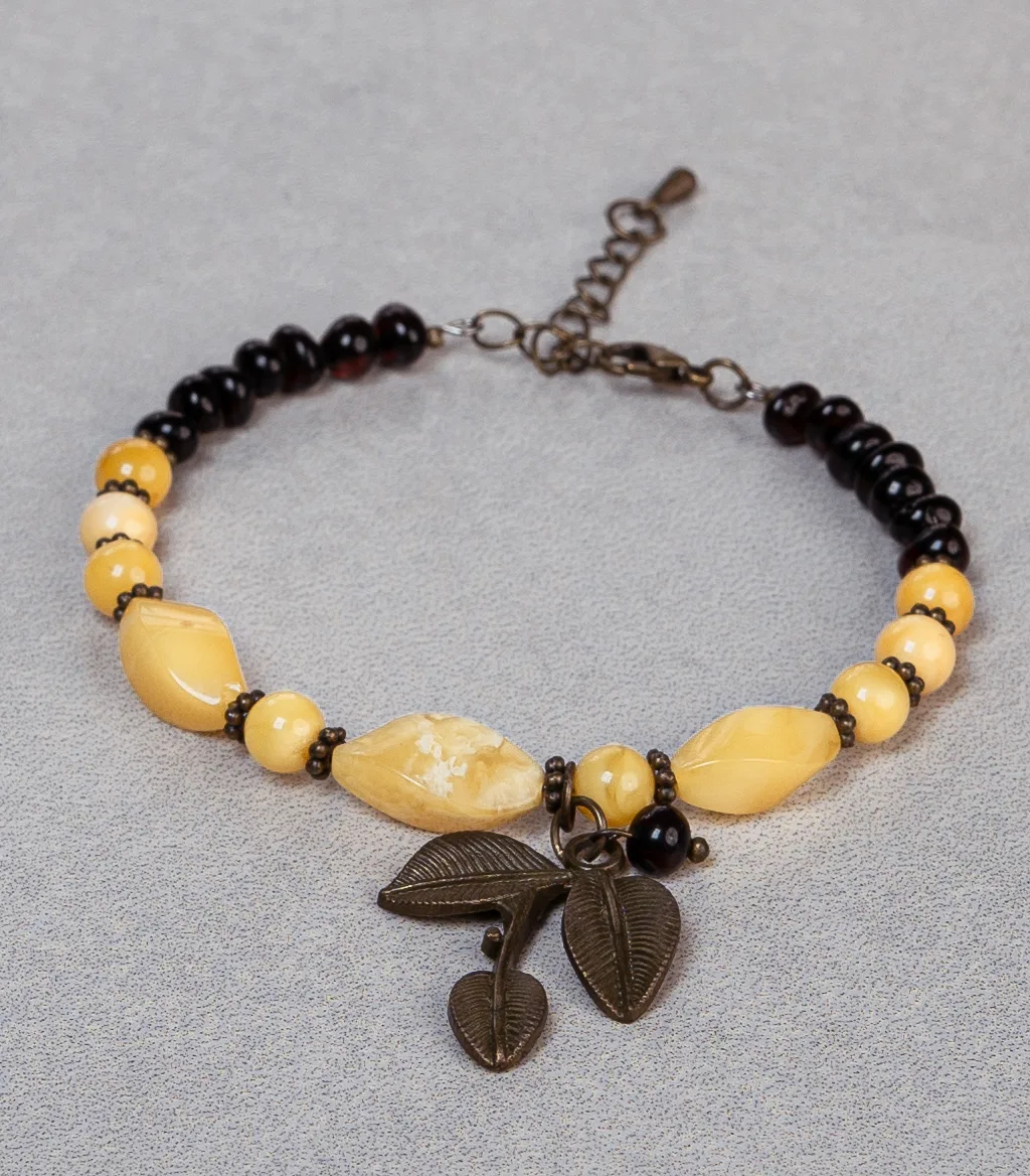 Leaf Charm Yellow & Dark Tone Baltic Amber Bracelet